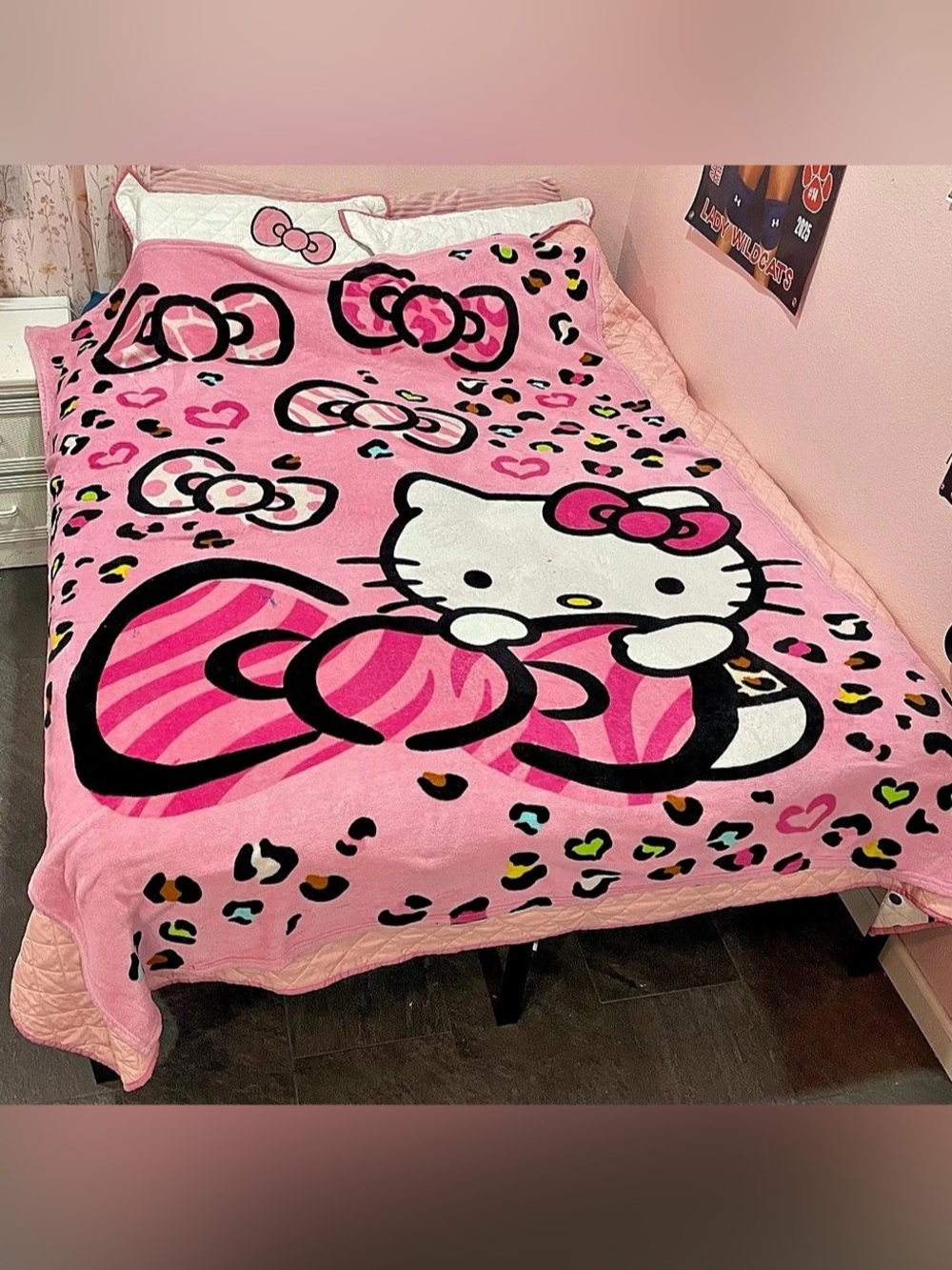 Hello Kitty Kids Pink Print Fleece Bed Blanket Pink Print Fleece Bed Blanket